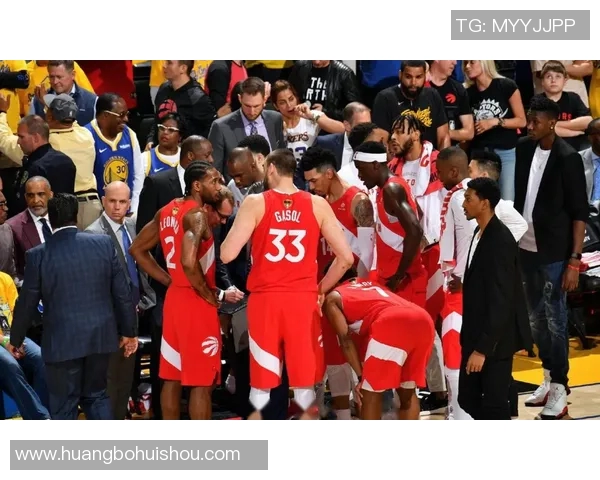 火箭与骑士在NBA夏季联赛中激战正酣新星球员表现引人瞩目